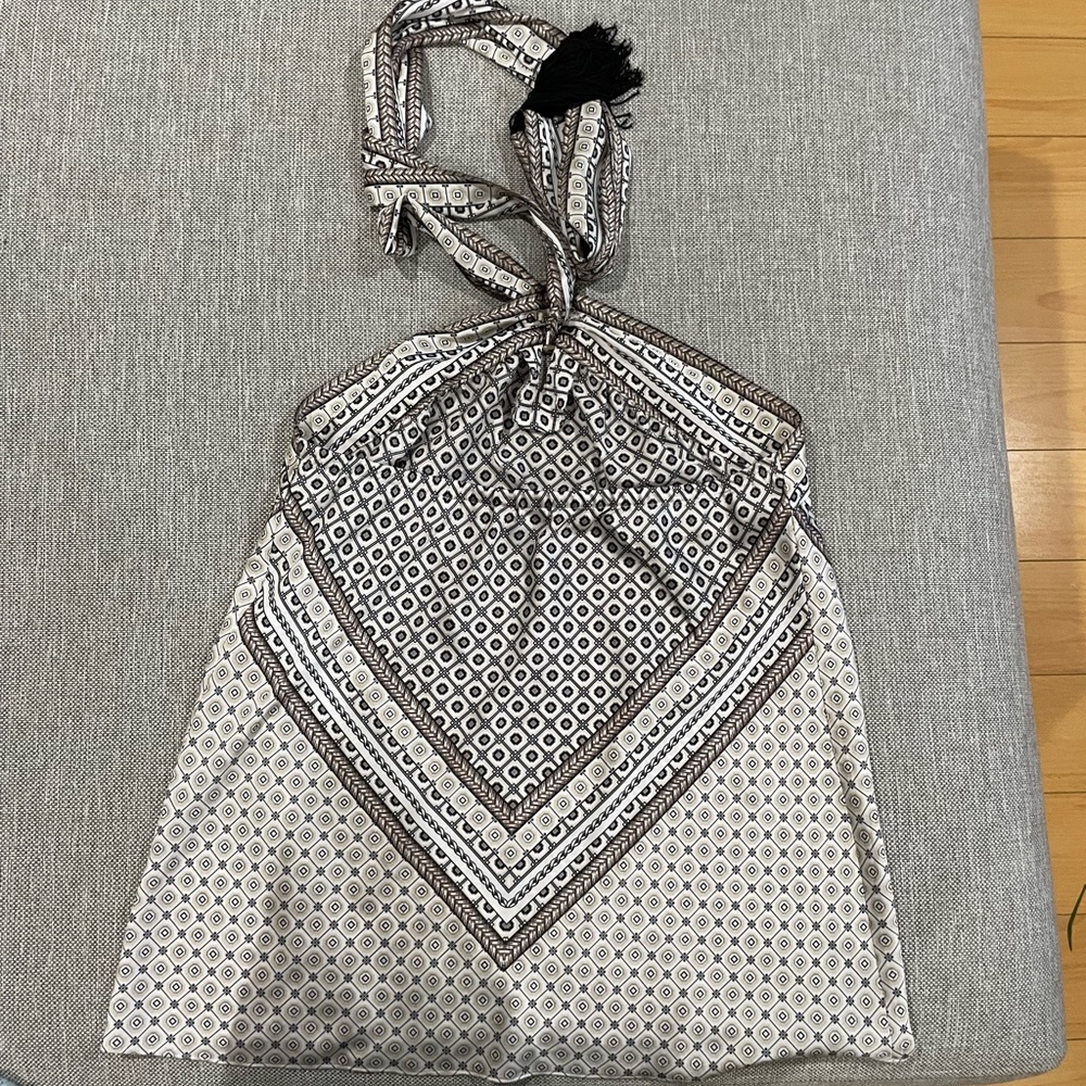 Patterned Chic Top - Picture 2 of 3